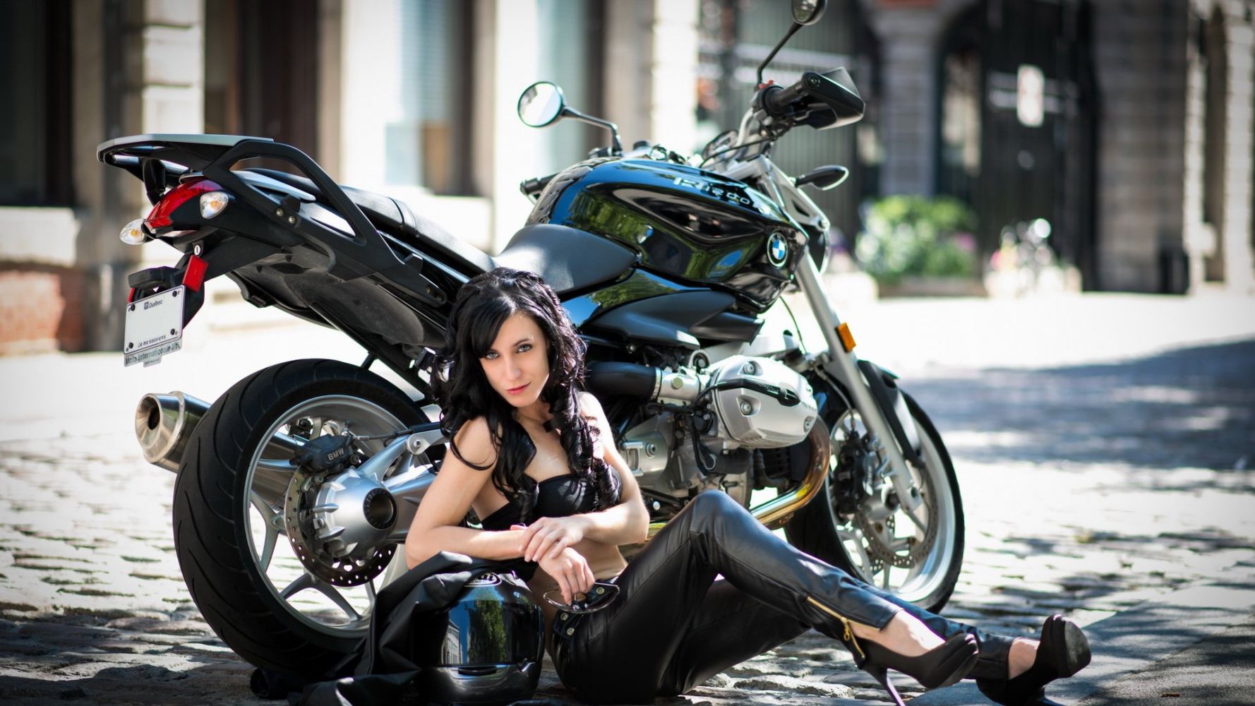 European women on bikes in Barquisimeto