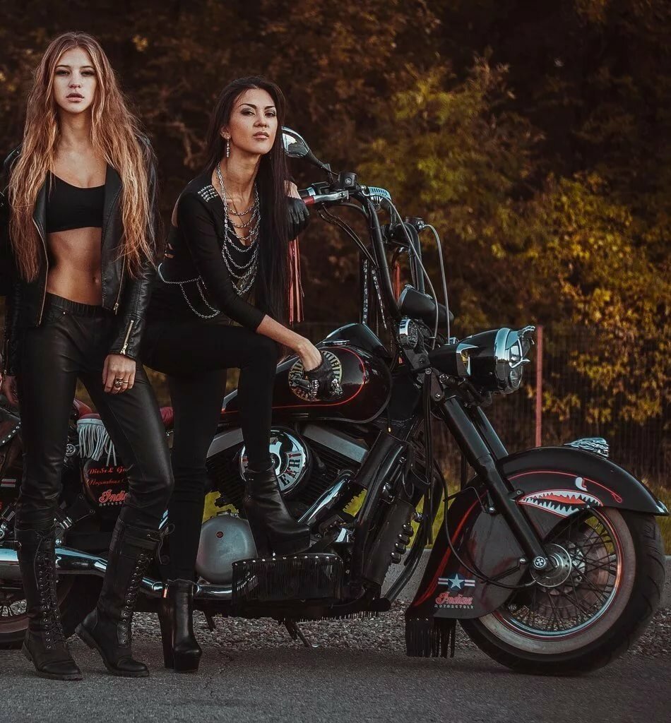 Beautiful girls and bikes in Barquisimeto