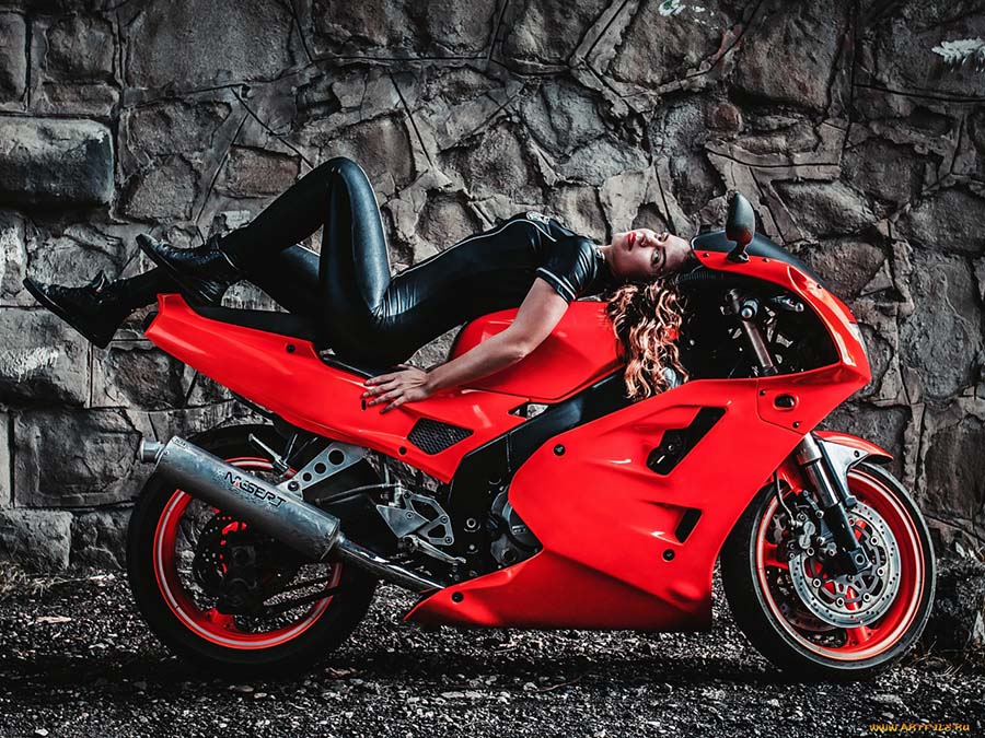 Beautiful girl Beautiful girls and motorcycles in Barquisimeto