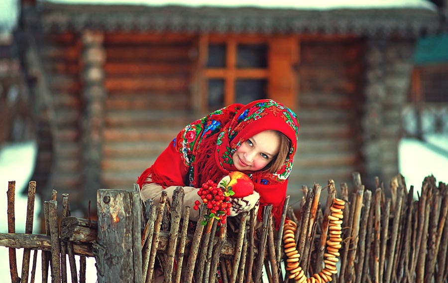 Sexy girl Women in Slavic costumes in Barquisimeto