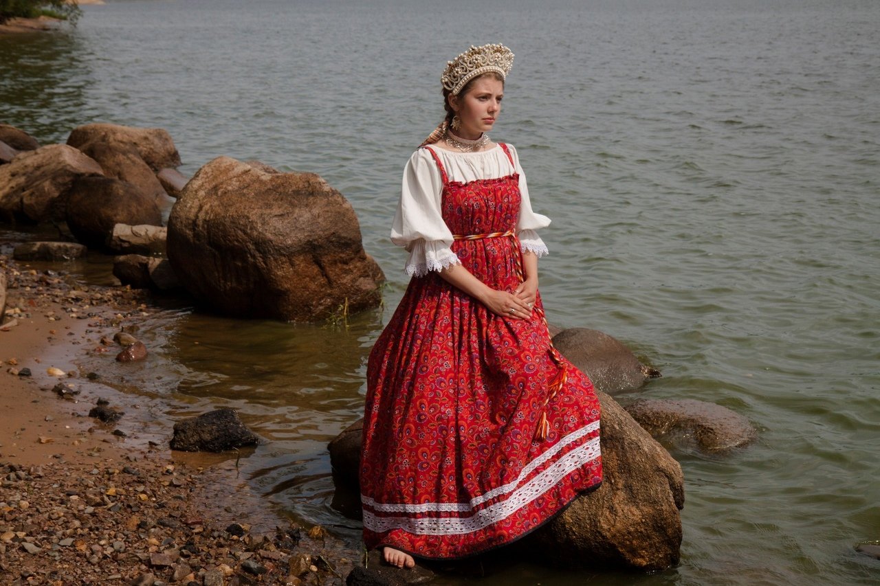 Women in Slavic costumes in Barquisimeto