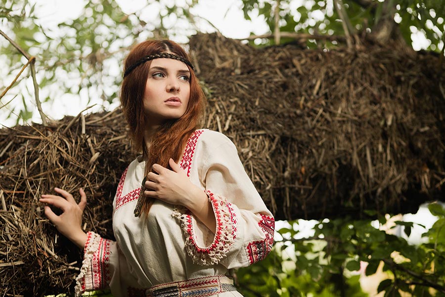 Women in Slavic costumes in Barquisimeto